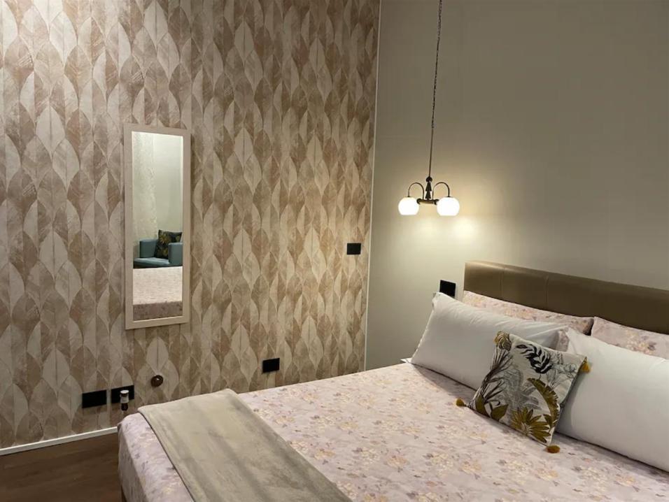 La Capanna Apartment โกโม ภายนอก รูปภาพ